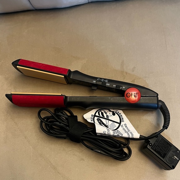 NWOB. CHI Turbo 2” flat Iron - Picture 2 of 3